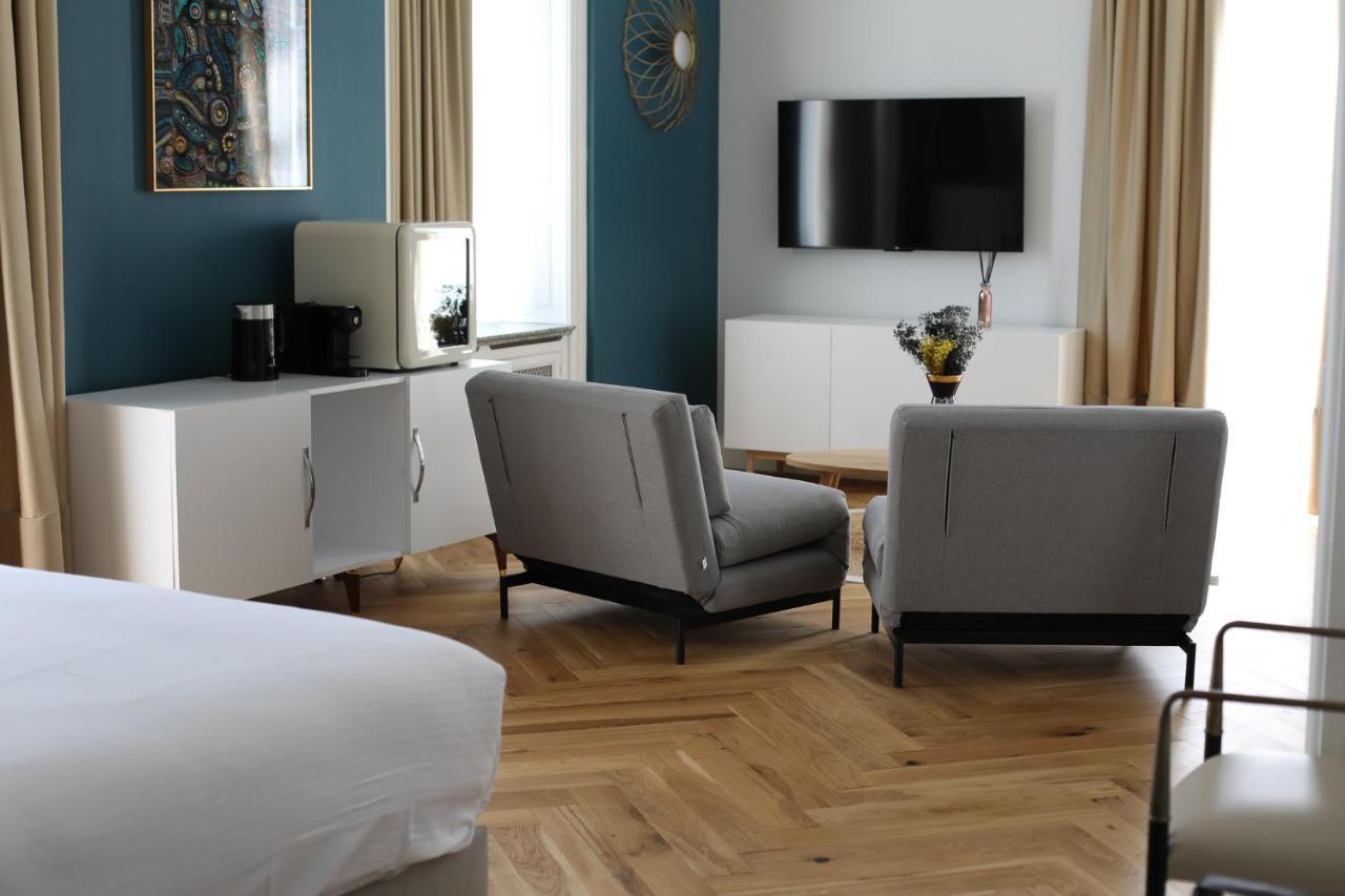 Sequoias Golf & Ressort Hotel Ruy-Montceau Exterior photo