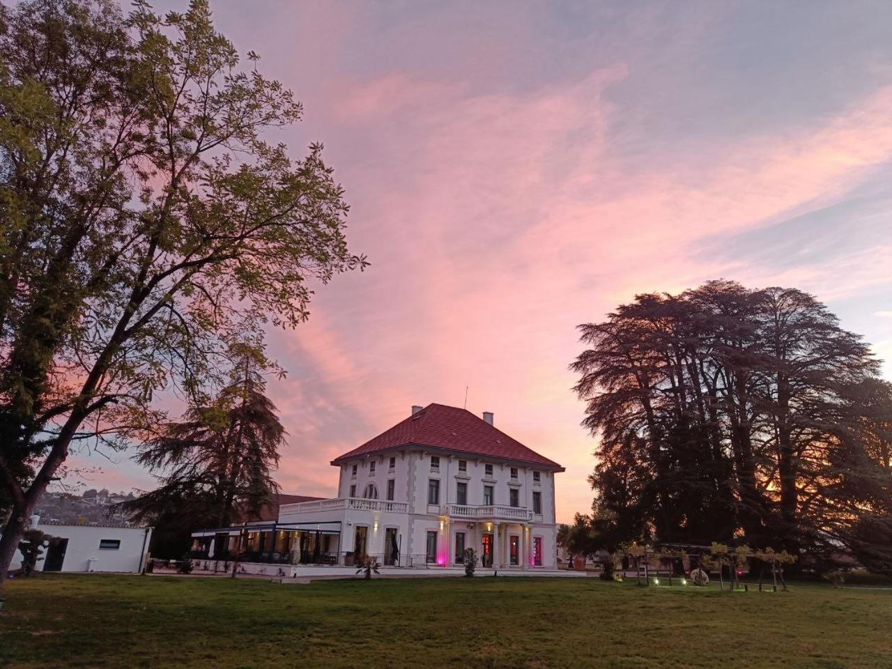 Sequoias Golf & Ressort Hotel Ruy-Montceau Exterior photo