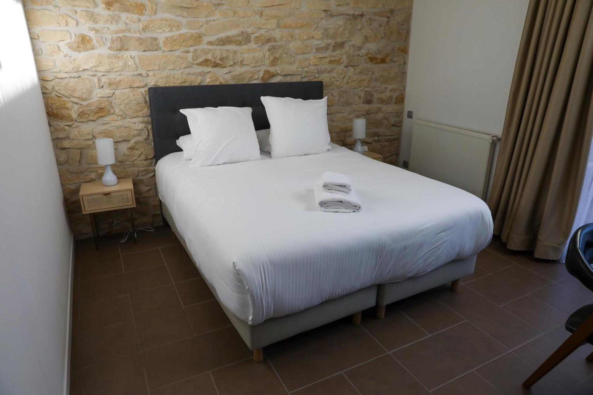 Sequoias Golf & Ressort Hotel Ruy-Montceau Exterior photo