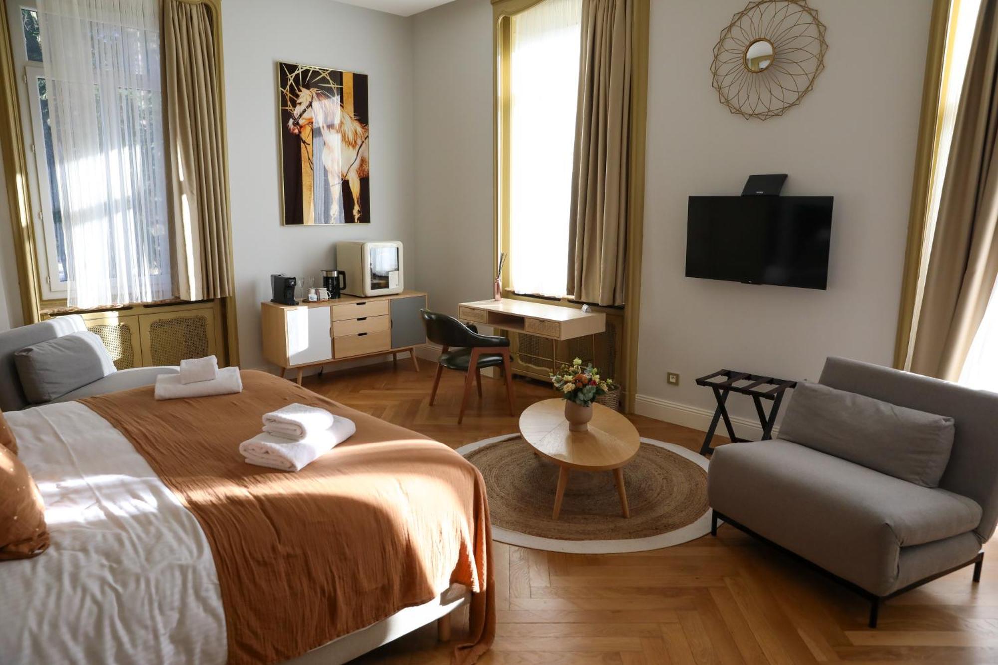 Sequoias Golf & Ressort Hotel Ruy-Montceau Exterior photo