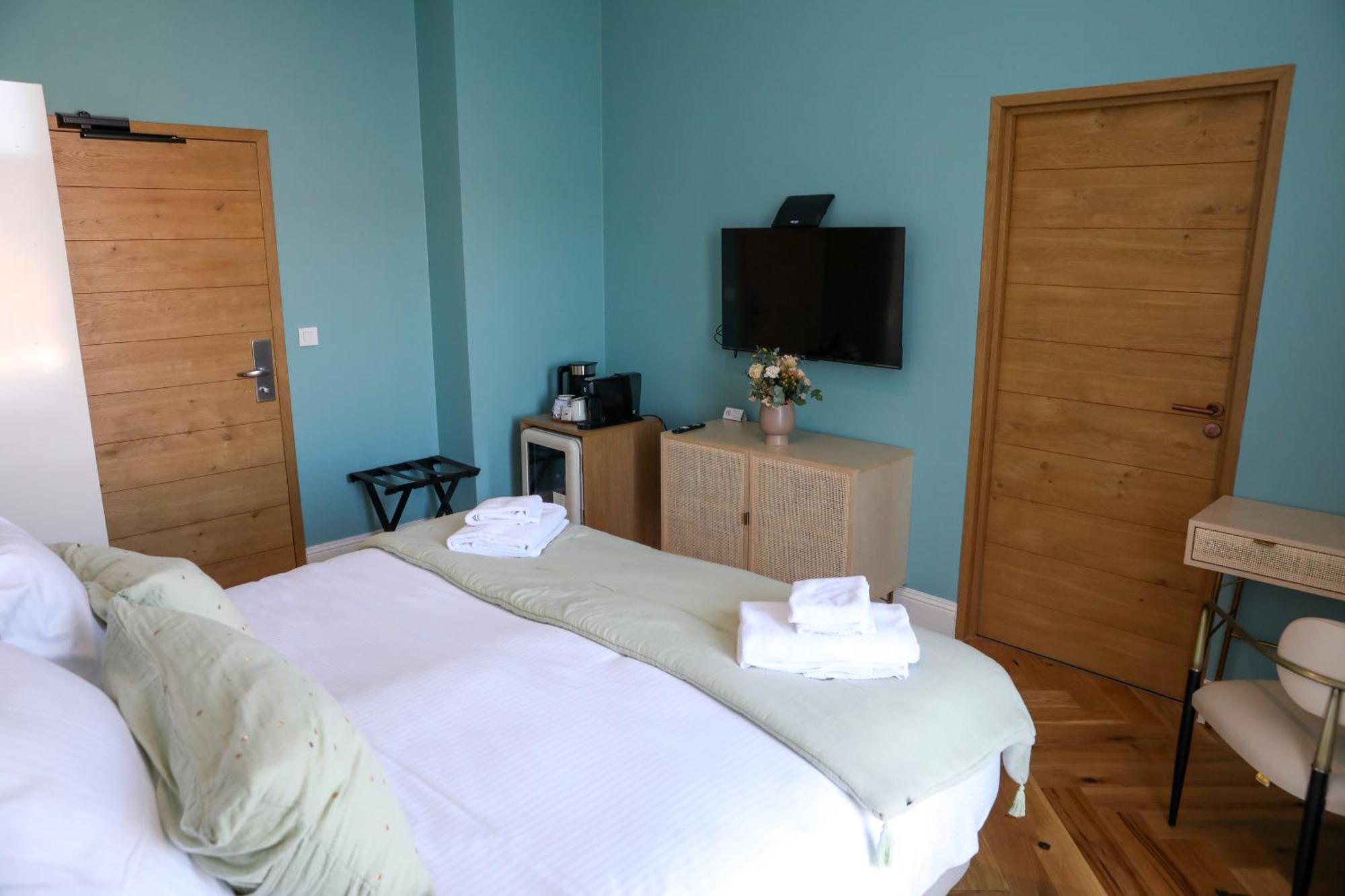 Sequoias Golf & Ressort Hotel Ruy-Montceau Exterior photo