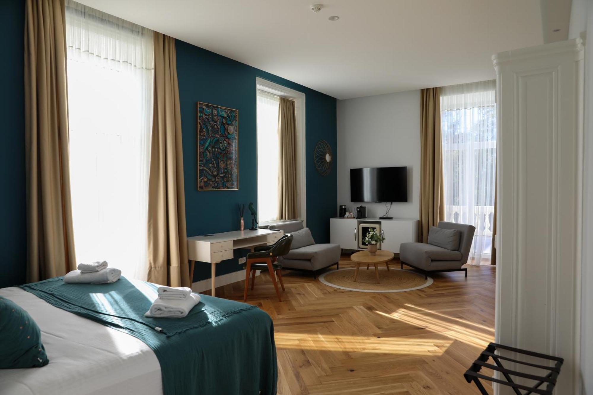 Sequoias Golf & Ressort Hotel Ruy-Montceau Exterior photo