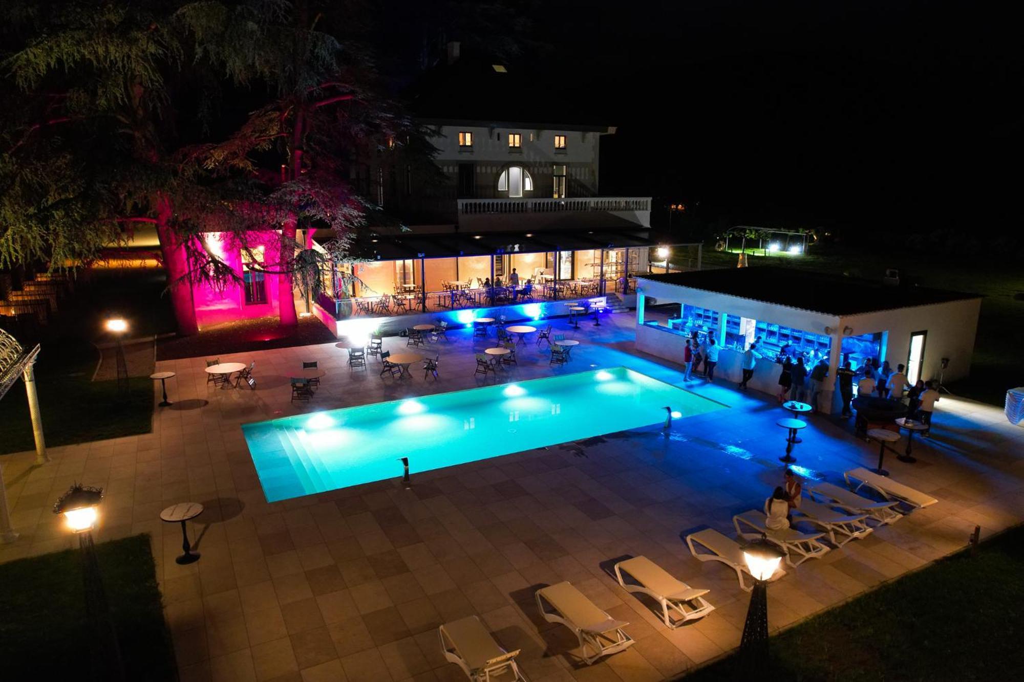 Sequoias Golf & Ressort Hotel Ruy-Montceau Exterior photo