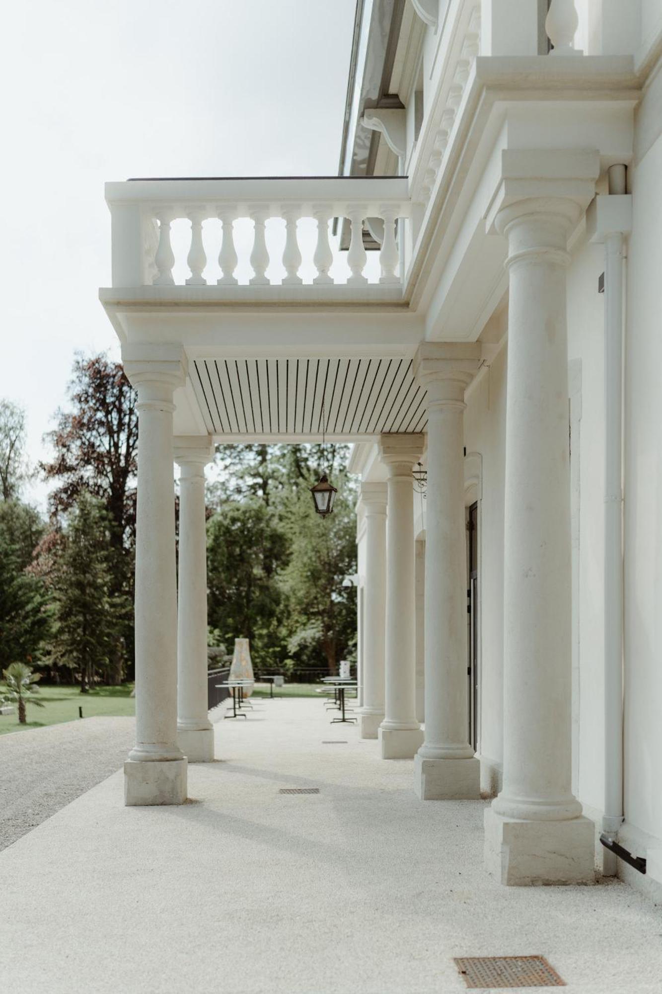 Sequoias Golf & Ressort Hotel Ruy-Montceau Exterior photo